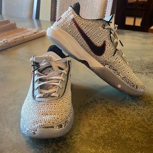 Nike LeBron XX “pink diamond collection”basketball shoes